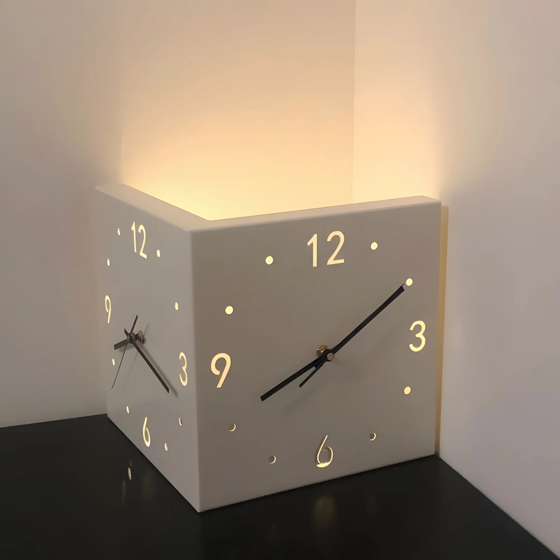 EchoGlow Corner Clock